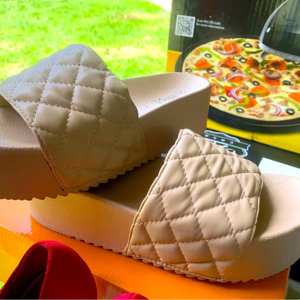 Cute quilted platforms.